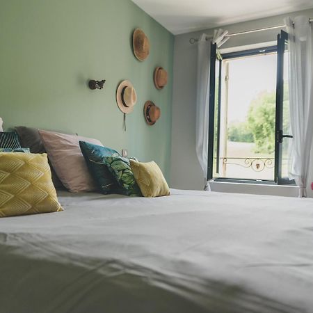 Gite Du Manoir Le Roc Couze-et-Saint-Front Екстериор снимка