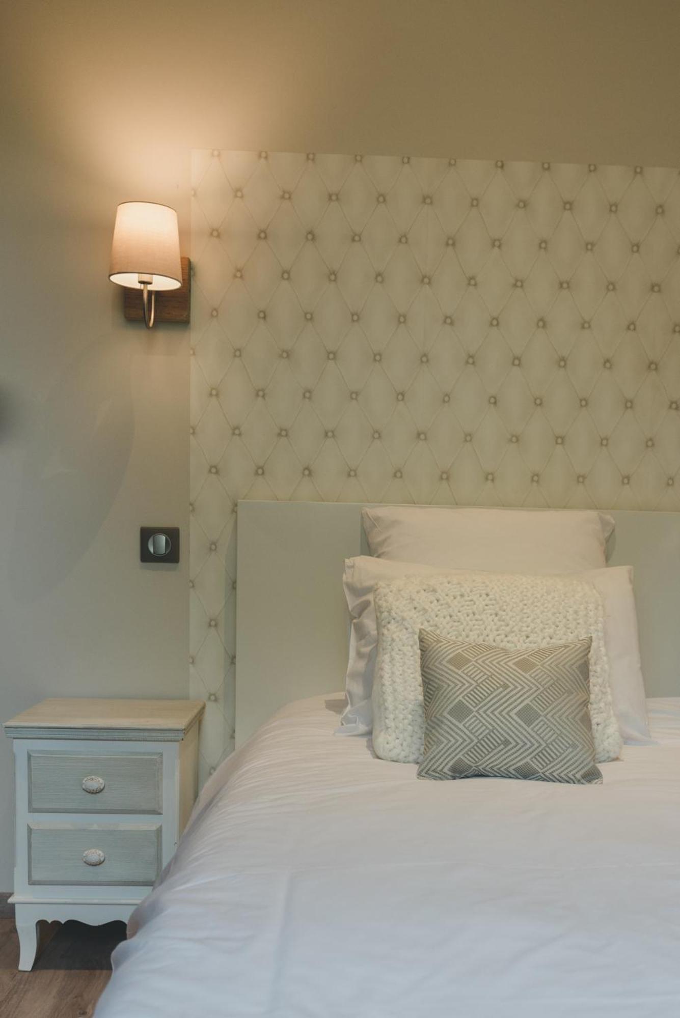 Gite Du Manoir Le Roc Couze-et-Saint-Front Екстериор снимка