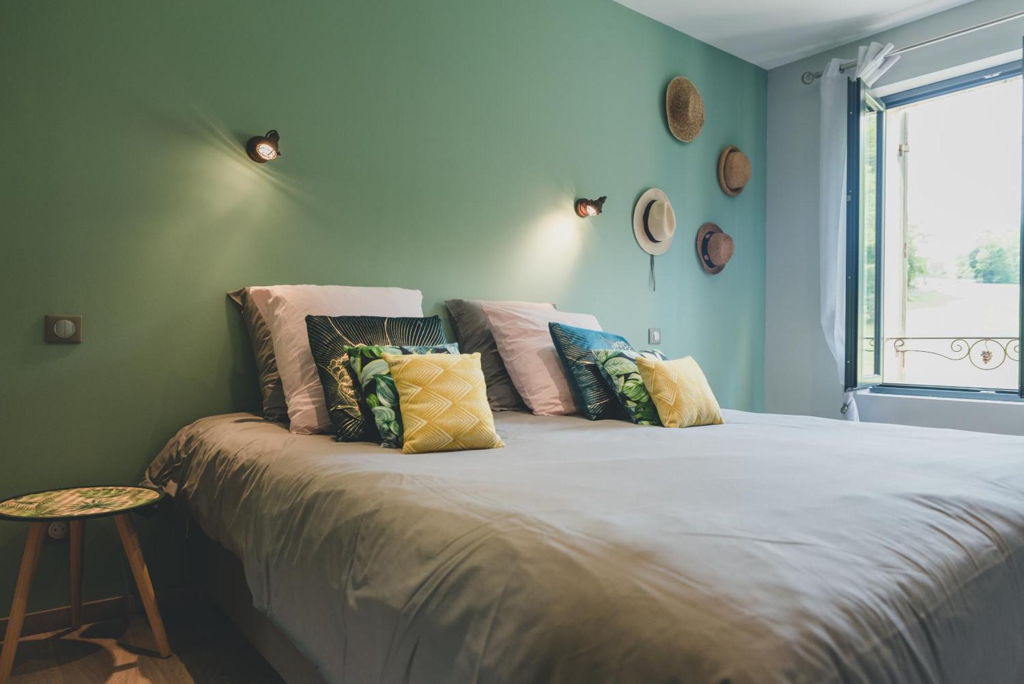 Gite Du Manoir Le Roc Couze-et-Saint-Front Екстериор снимка