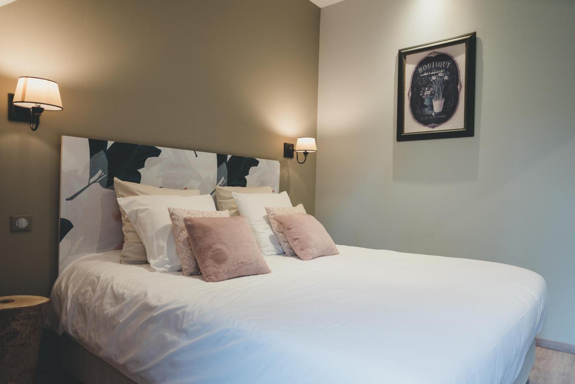 Gite Du Manoir Le Roc Couze-et-Saint-Front Екстериор снимка