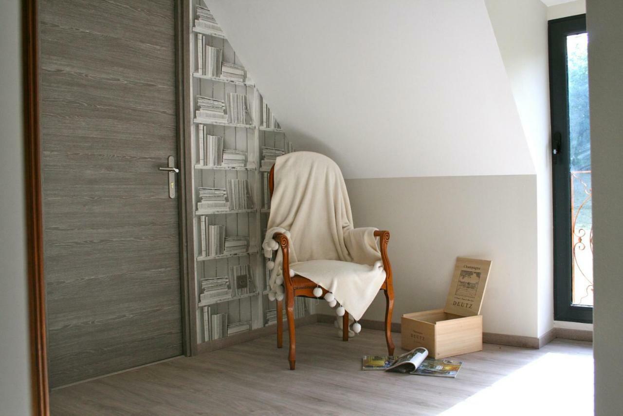Gite Du Manoir Le Roc Couze-et-Saint-Front Екстериор снимка