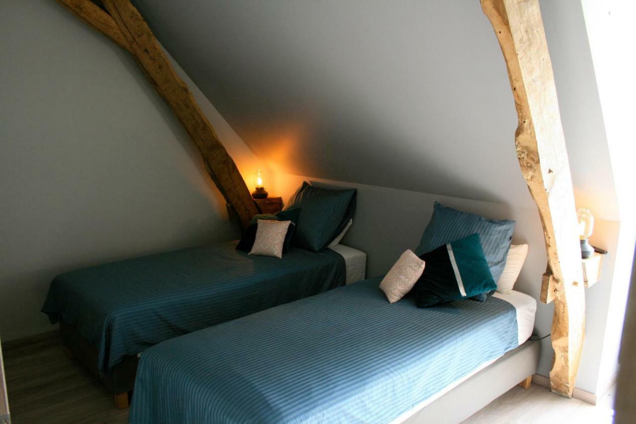 Gite Du Manoir Le Roc Couze-et-Saint-Front Екстериор снимка