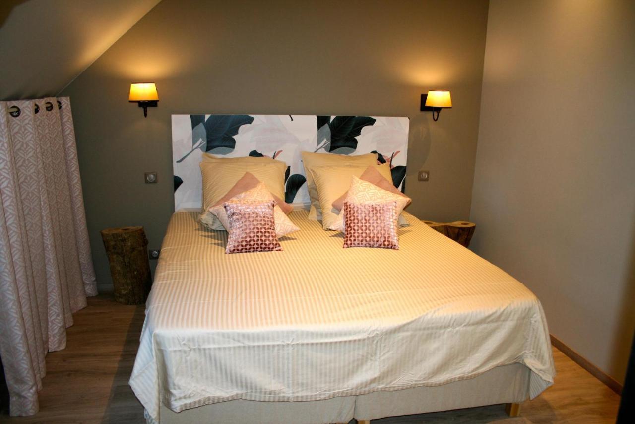 Gite Du Manoir Le Roc Couze-et-Saint-Front Екстериор снимка